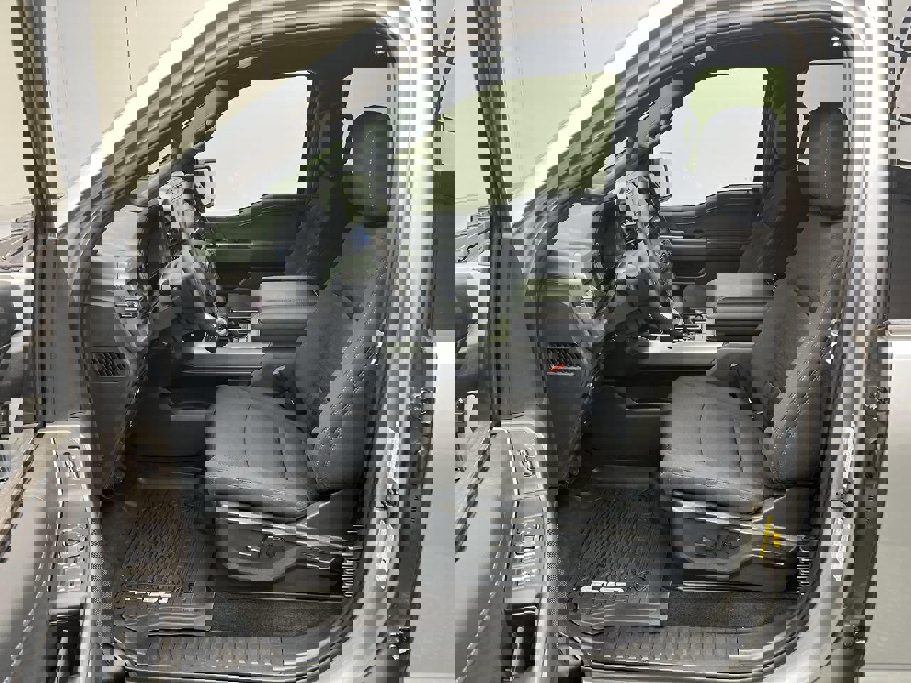 New 2025 Ford F150 XLT w/ Equipment Group 302A MID image 3