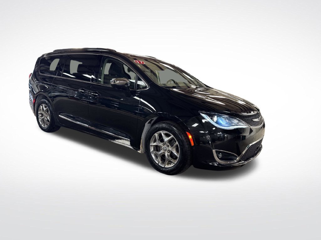 Used 2017 Chrysler Pacifica Limited FWD image 7