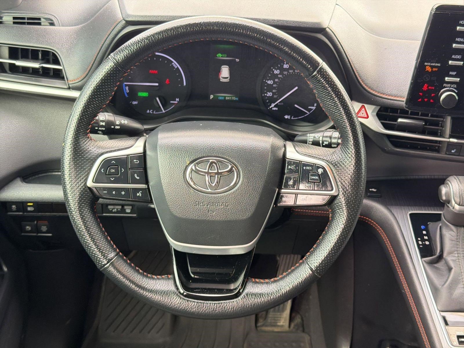 Used 2022 Toyota Sienna XSE FWD image 17