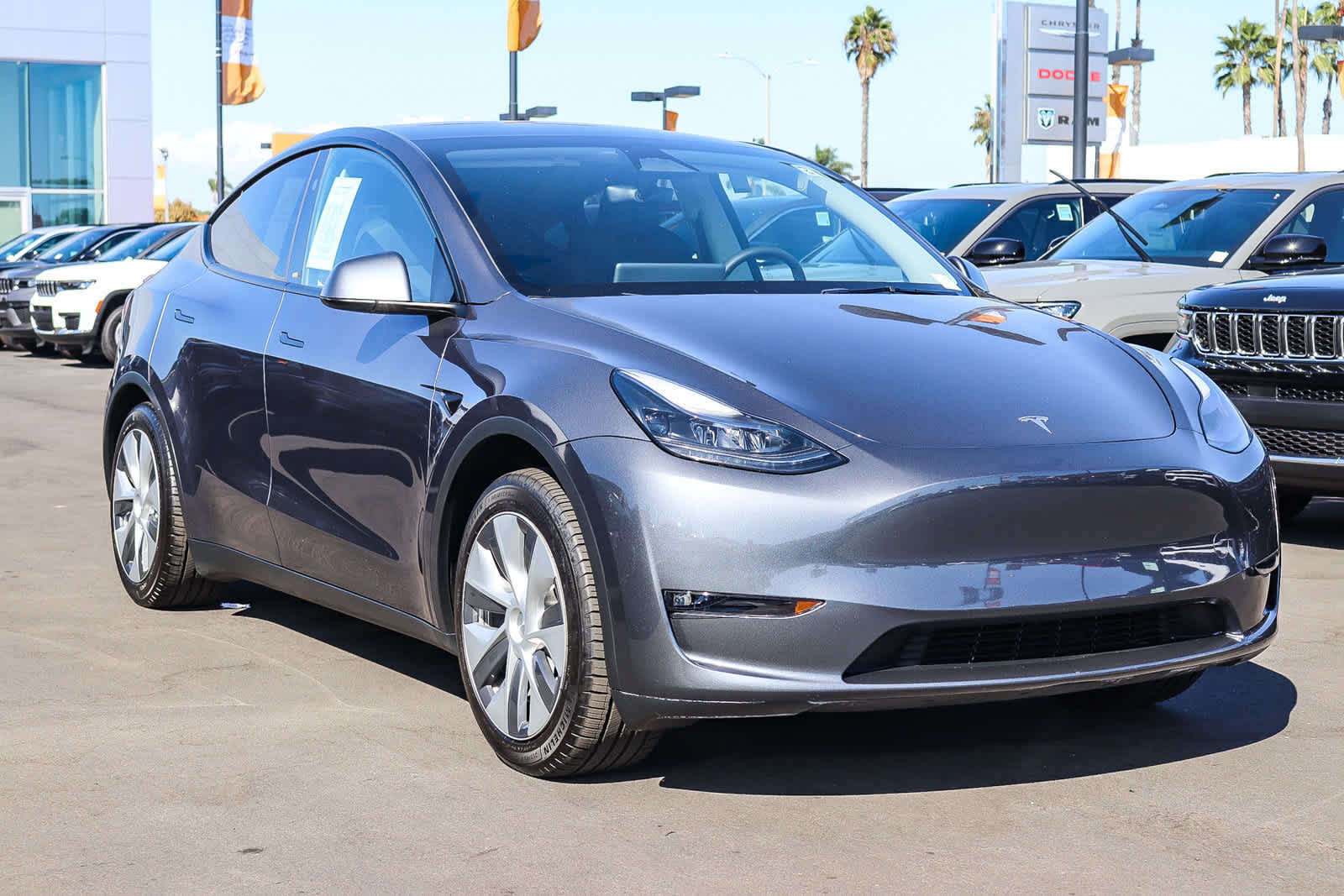 Used 2023 Tesla Model Y 2WD image 3