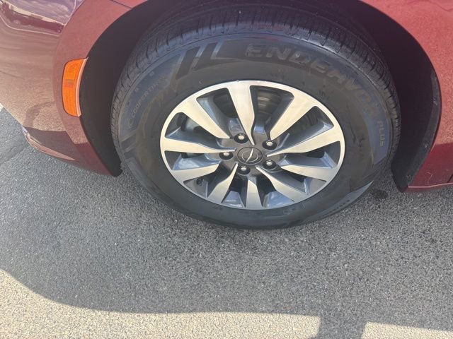 Used 2021 Chrysler Pacifica Touring-L FWD image 42