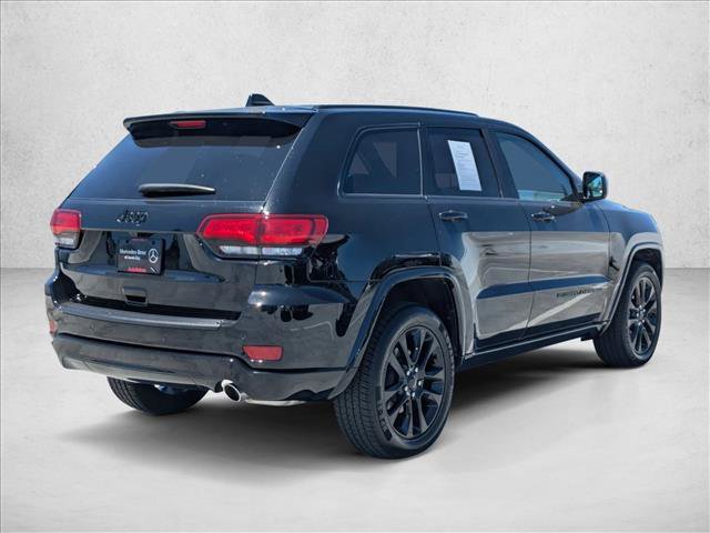 Used 2022 Jeep Grand Cherokee Laredo X RWD image 5