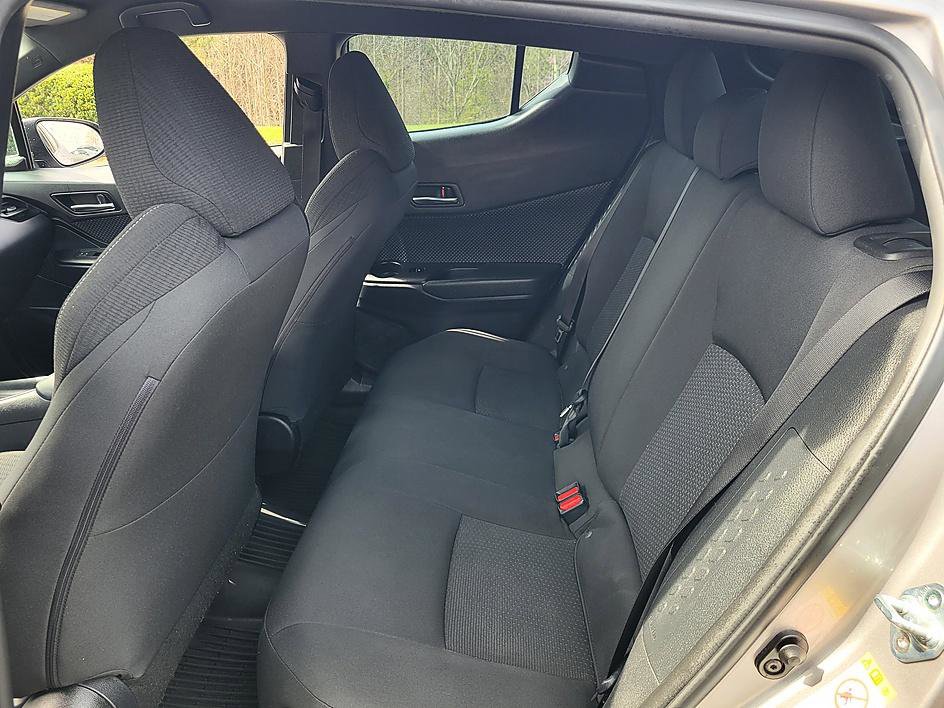 Used 2018 Toyota C-HR XLE image 12