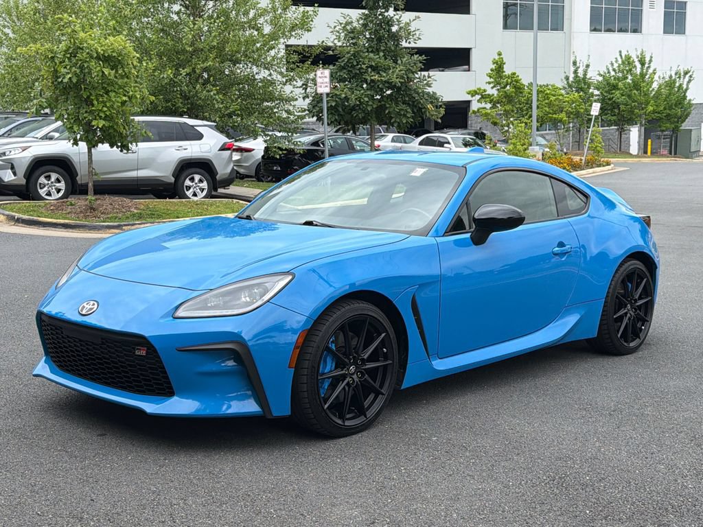 Used 2022 Toyota GR86 Premium w/ ALL Weather Mat Package (TMS) RWD image 2