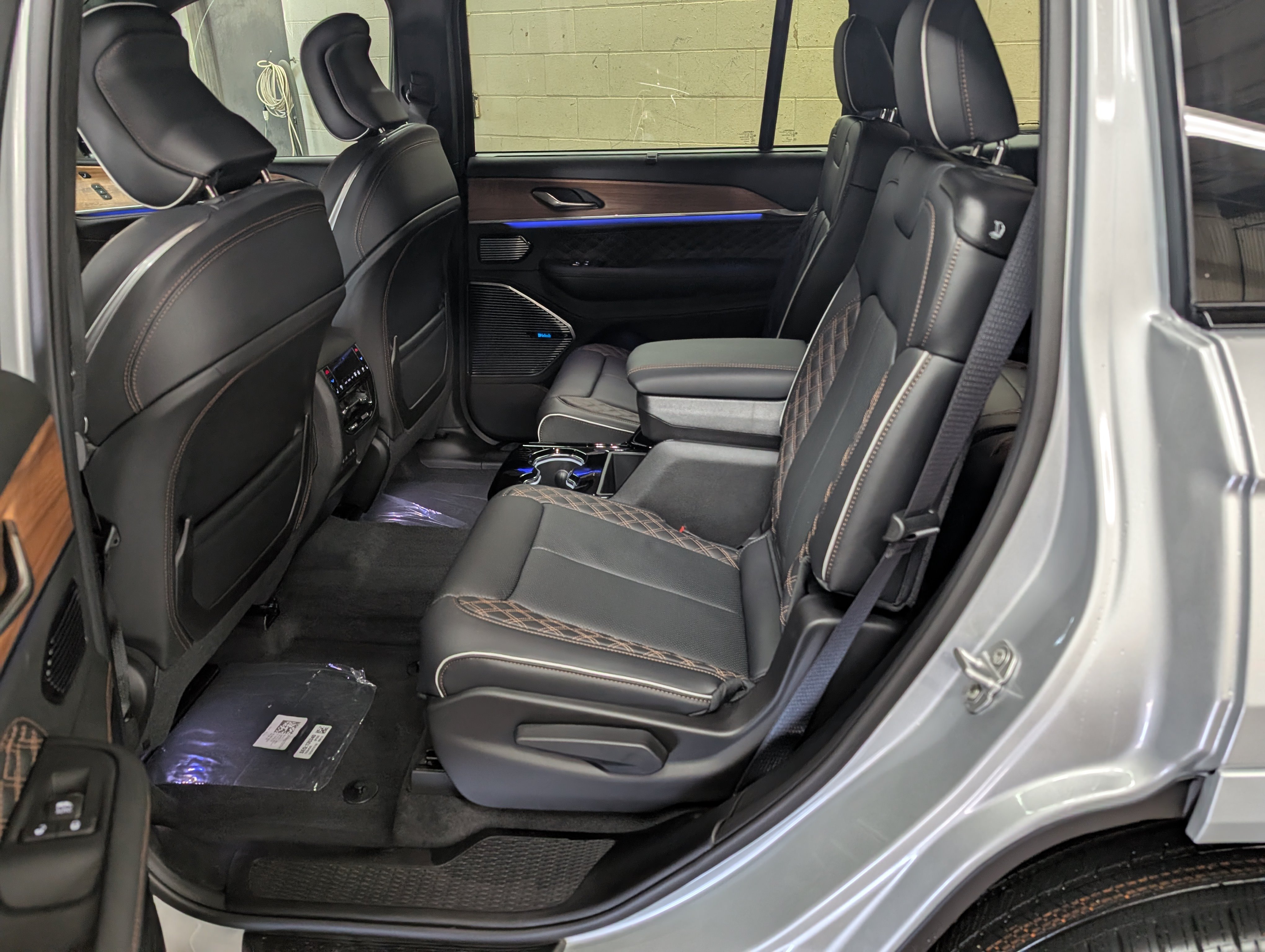 New 2026 Jeep Grand Cherokee L Summit w/ Advanced Protech Group IV AWD/4WD image 7