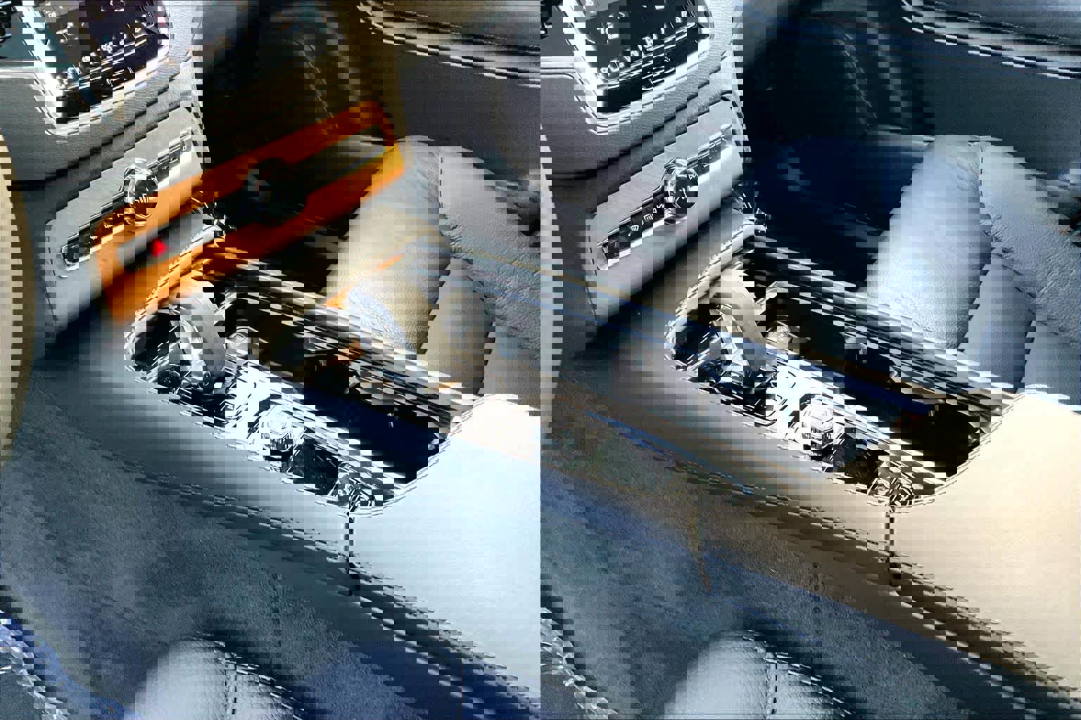 Certified 2024 Volvo XC90 B6 Plus image 16