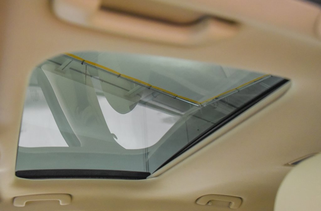 Used 2023 Kia Stinger GT-Line w/ Sun & Sound Package image 4