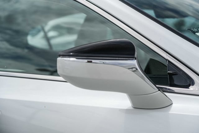 Used 2025 Lexus ES 300h w/ Premium Package FWD image 21