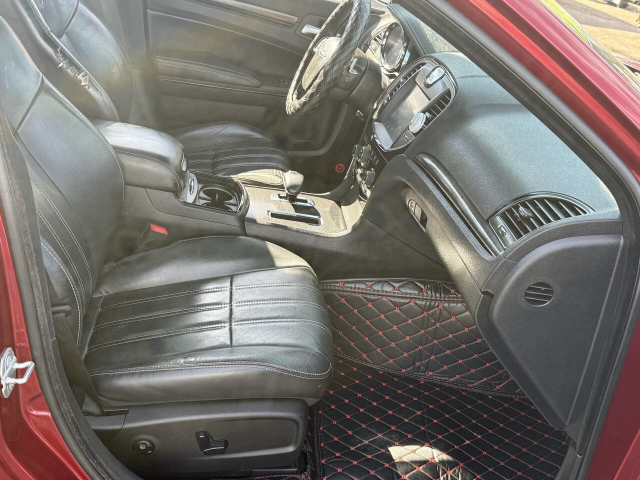 Used 2014 Chrysler 300 S image 18