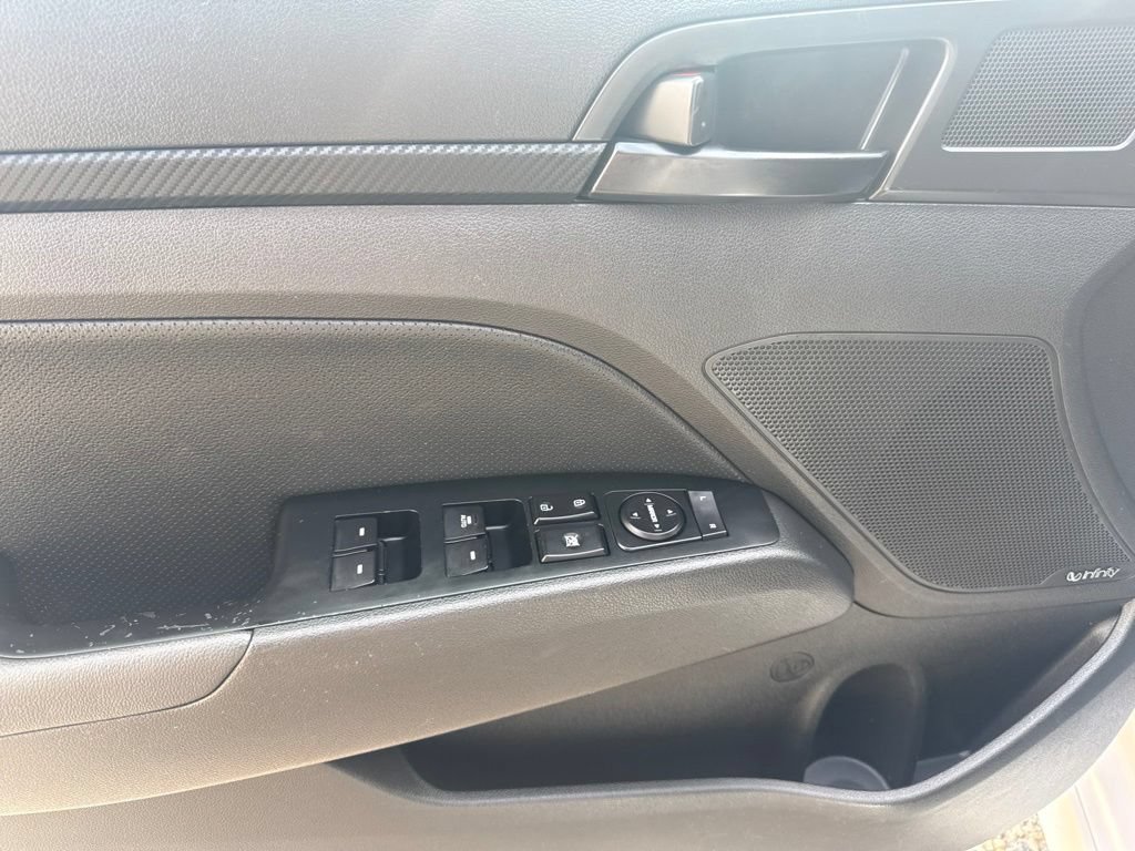 Used 2017 Hyundai Elantra Sport w/ Sport Premium Package 06 FWD image 12