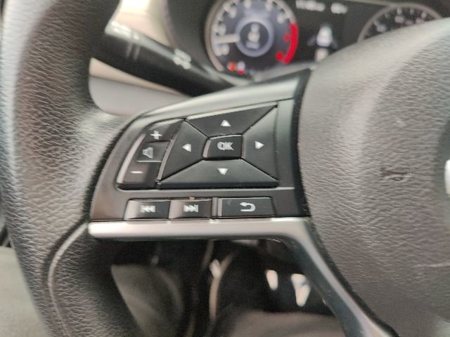 Used 2020 Nissan Versa SV image 23