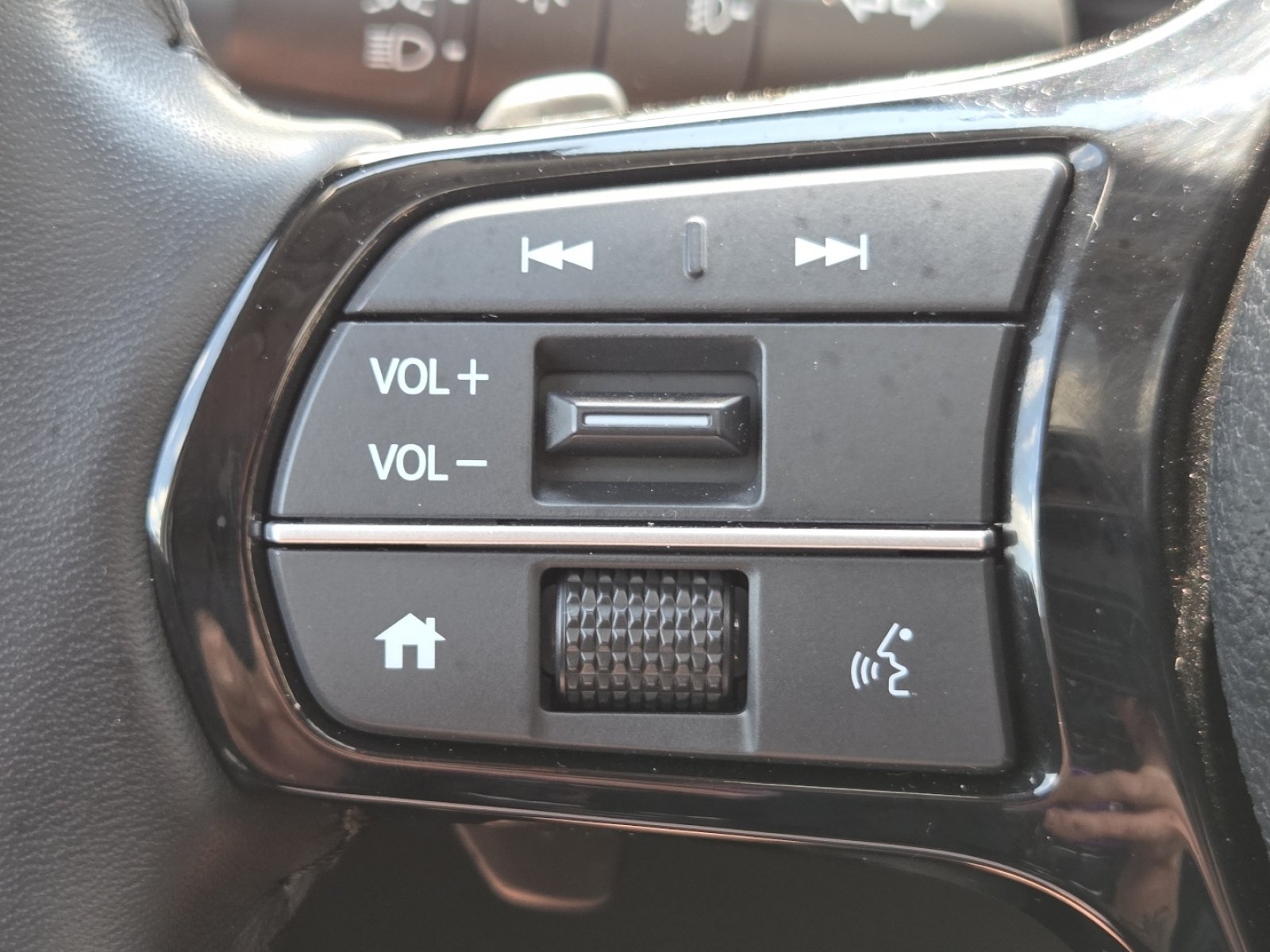 Certified 2024 Honda Pilot Touring image 12