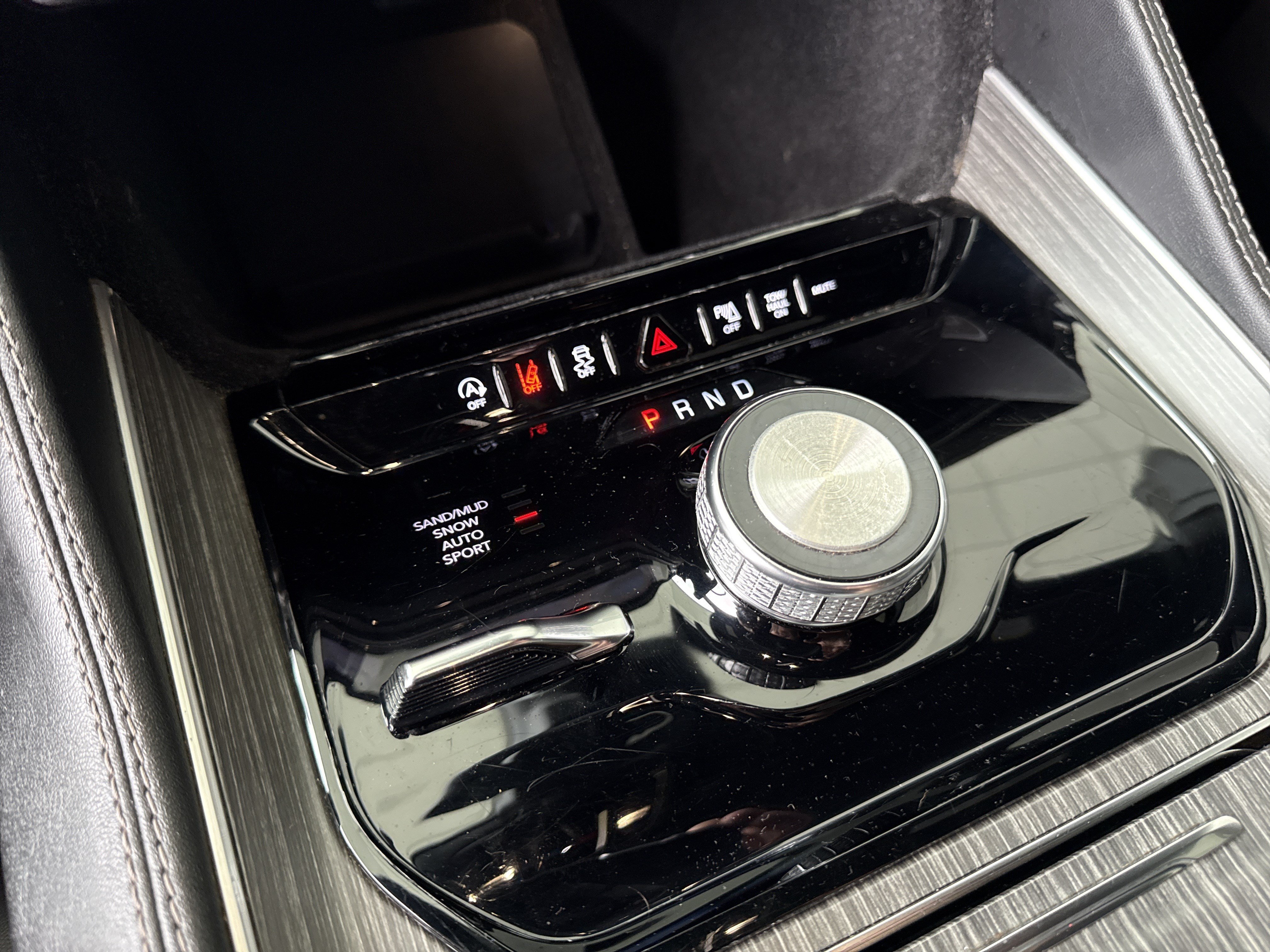 Used 2024 Jeep Wagoneer Series II AWD/4WD image 25