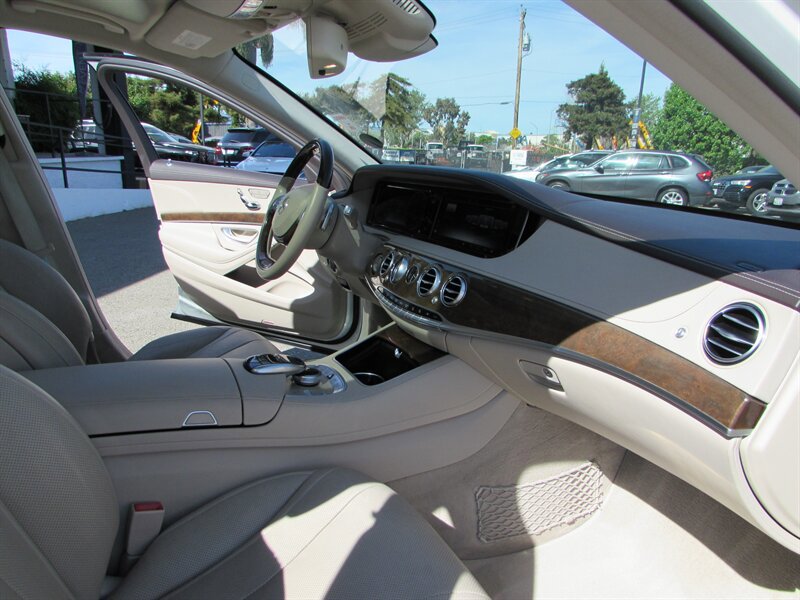 Used 2015 Mercedes-Benz S 550 Sedan image 29