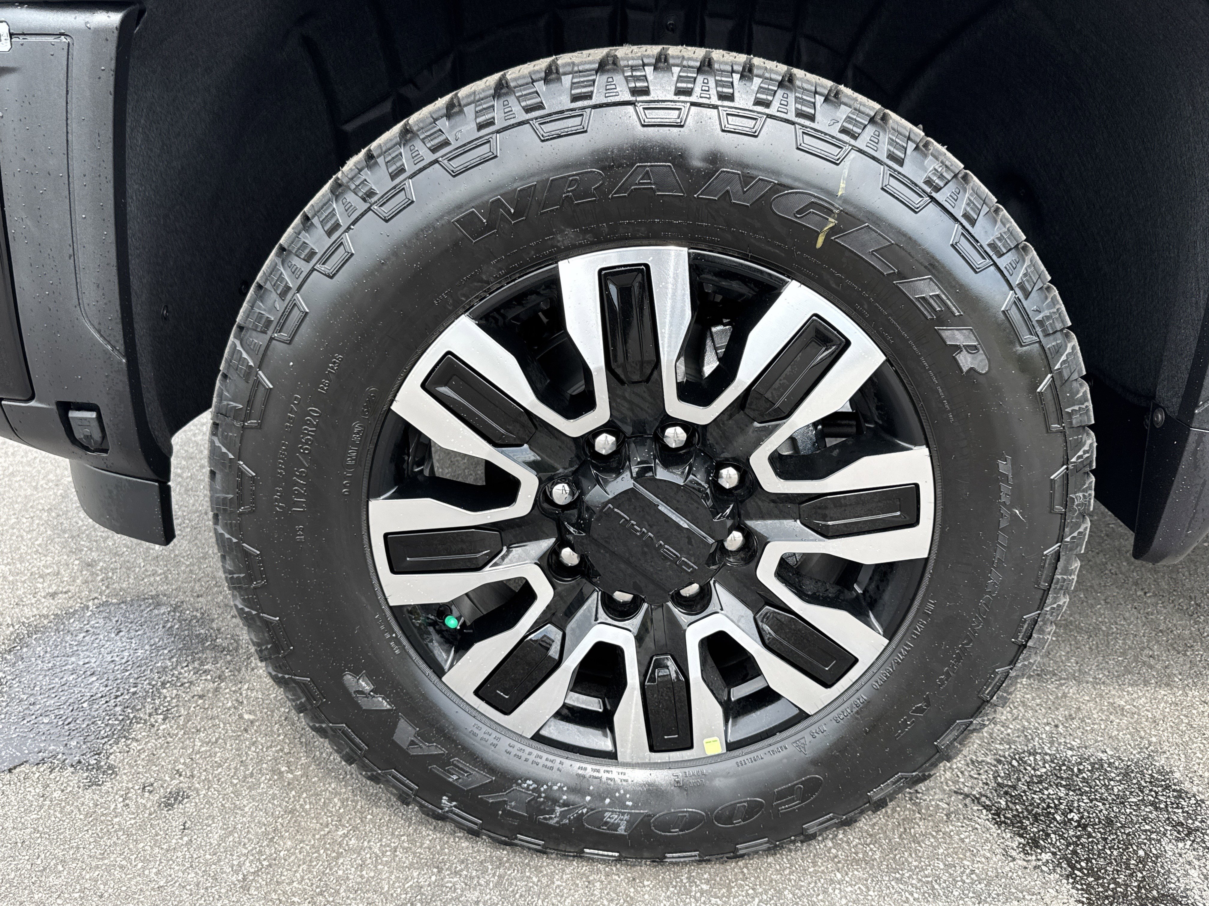 New 2026 GMC Sierra 2500 Denali Ultimate image 13