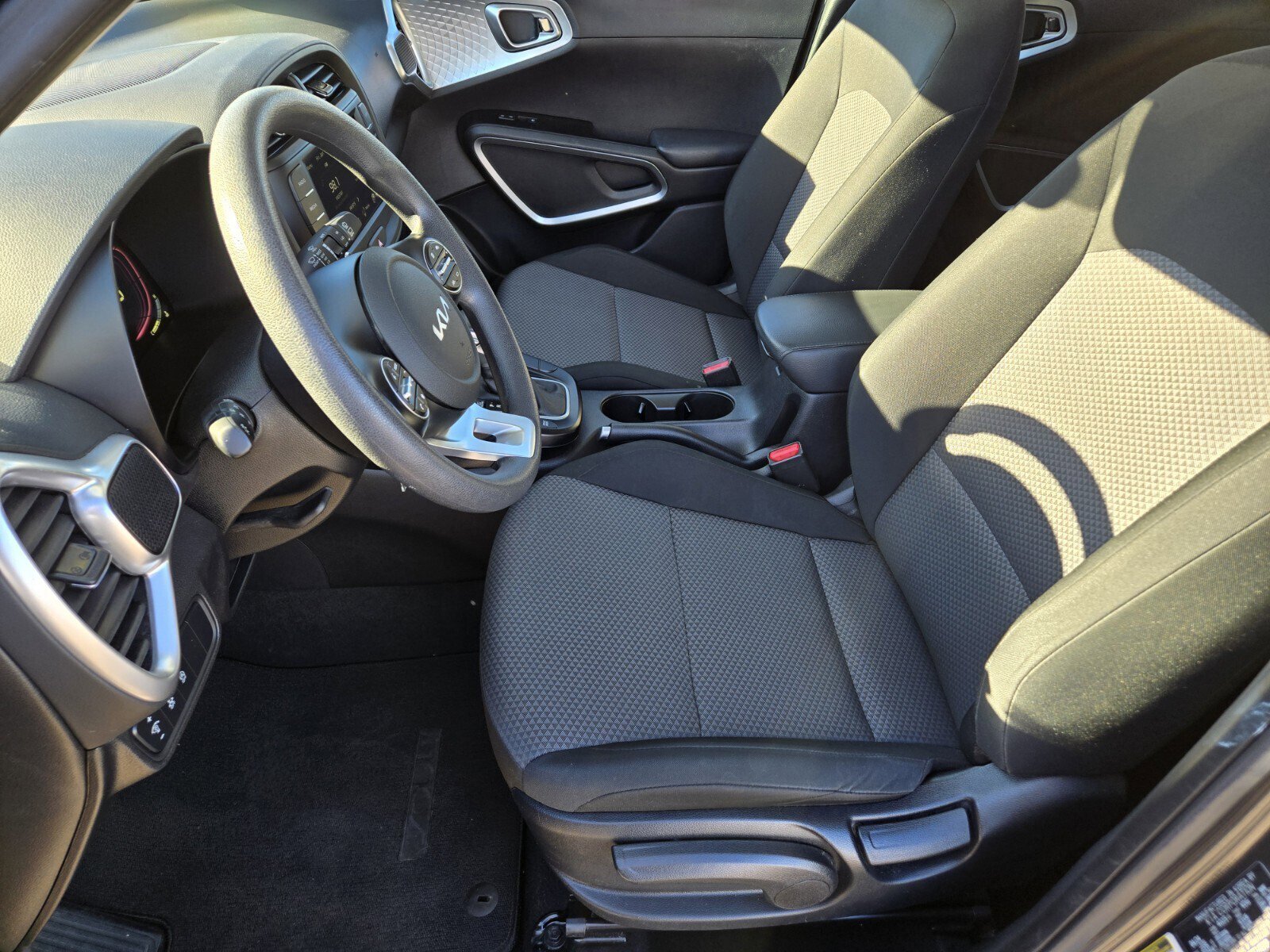 Certified 2024 Kia Soul LX w/ Option Group 015 image 11