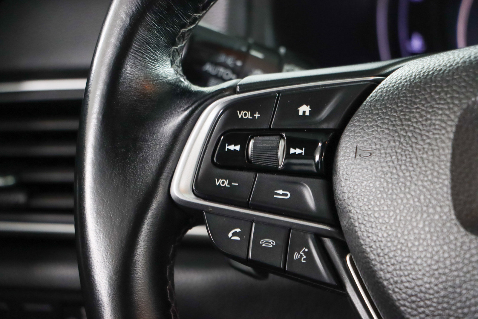 Used 2019 Honda Accord Touring image 13