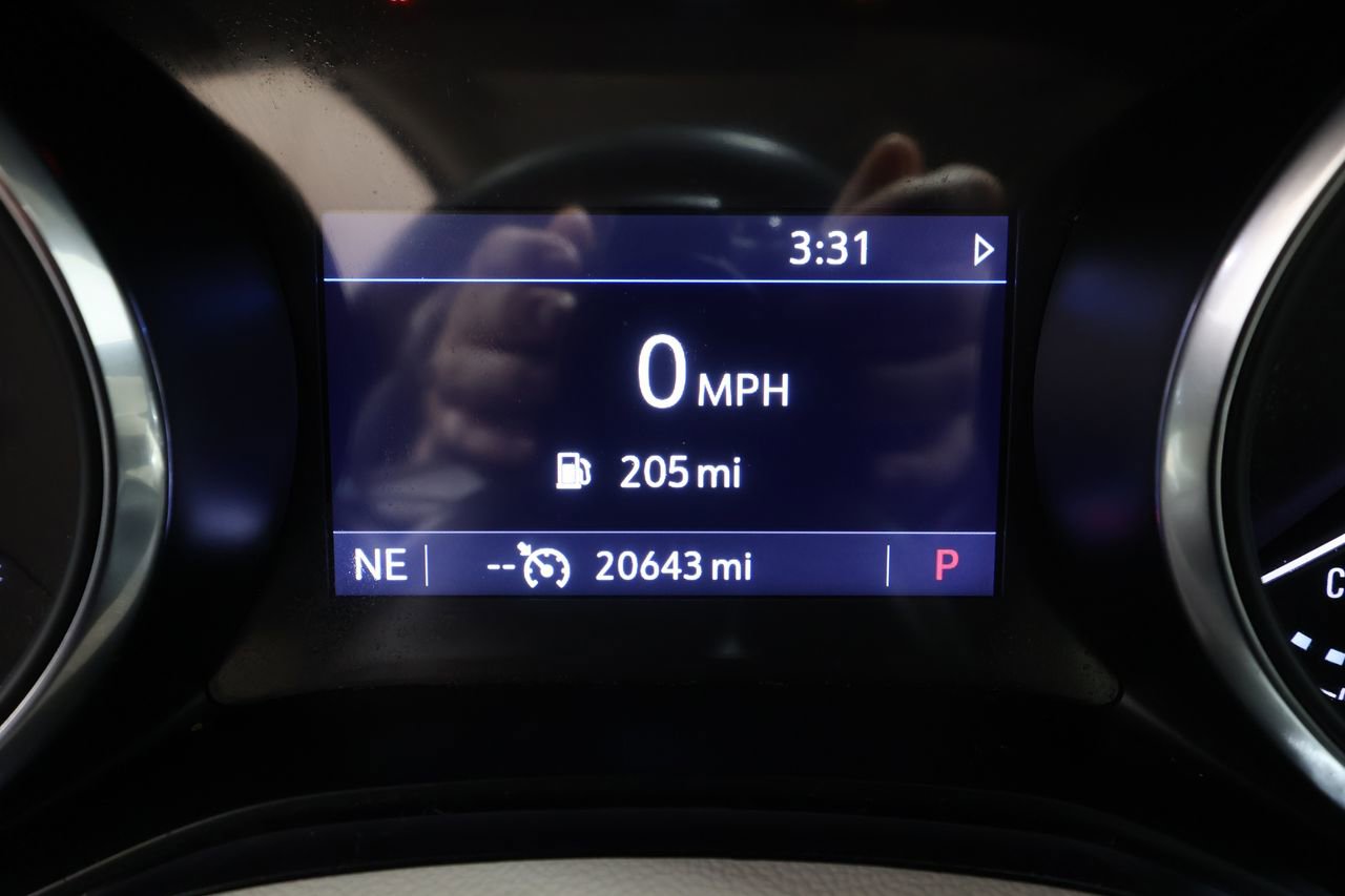 Certified 2023 Buick Encore GX Essence w/ Experience Buick Package image 11