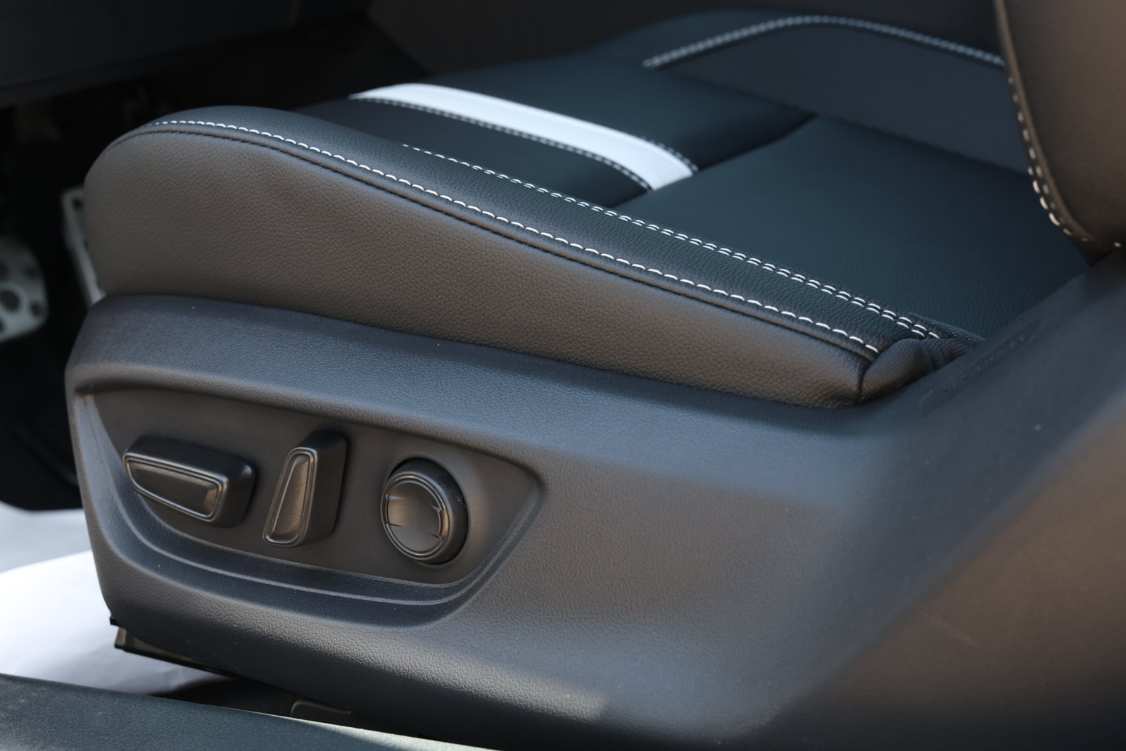 New 2027 Toyota Camry SE w/ Convenience Package FWD image 29