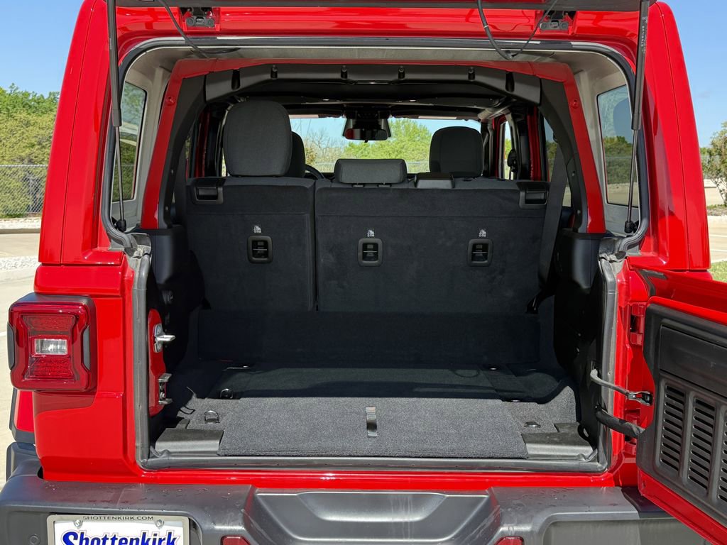 Used 2025 Jeep Wrangler Unlimited Sahara w/ Safety Group image 27