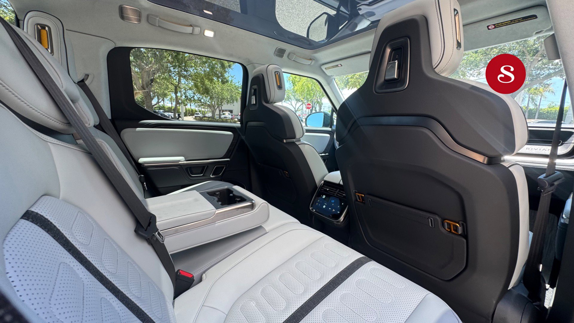 Used 2024 Rivian R1T Adventure AWD/4WD image 22