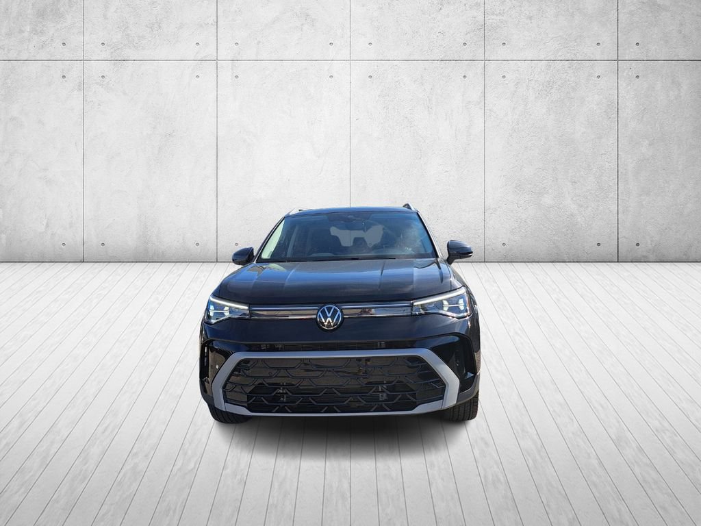 Used 2025 Volkswagen Taos SEL image 2