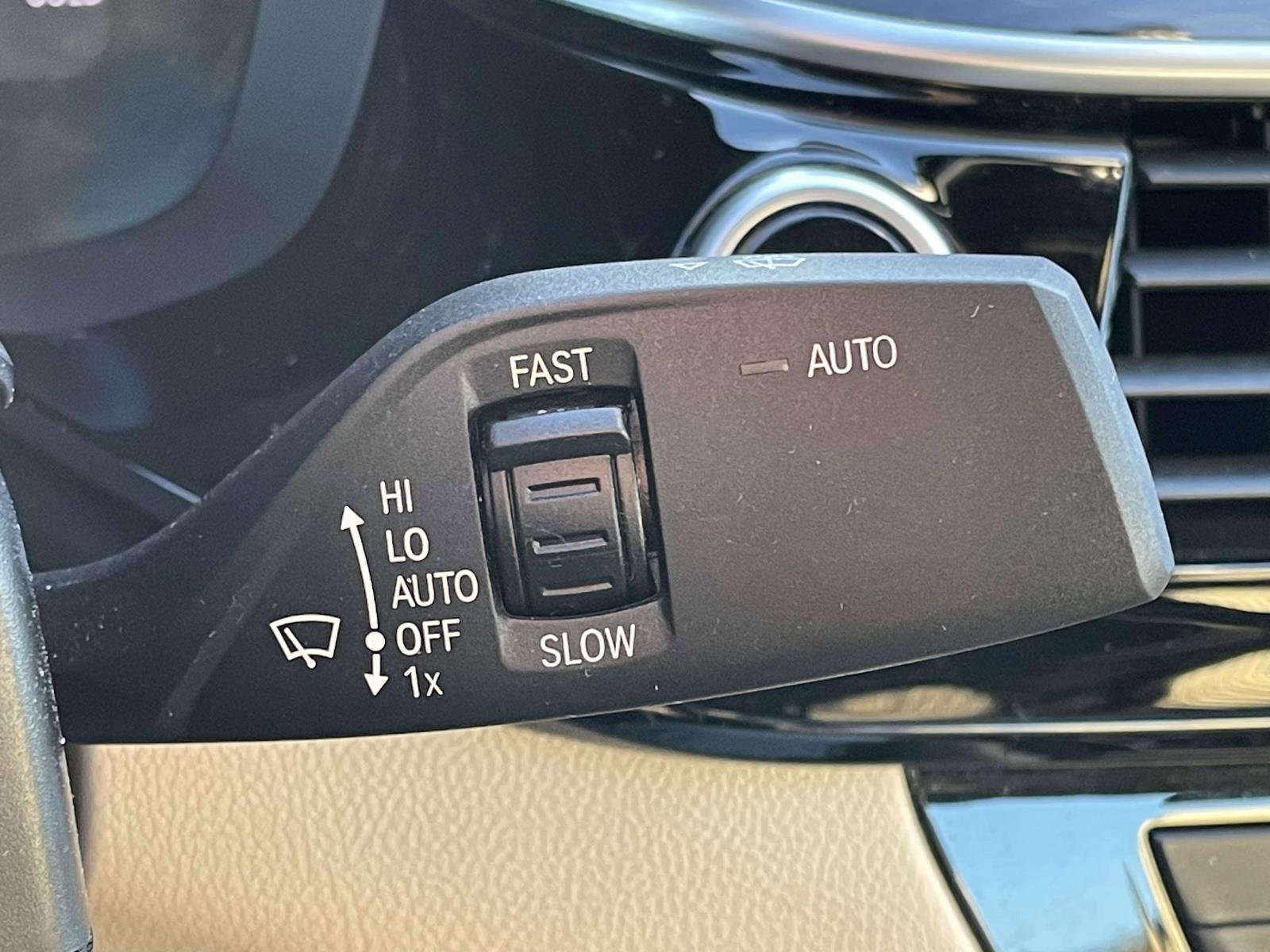 Used 2020 BMW 530i xDrive AWD/4WD image 22