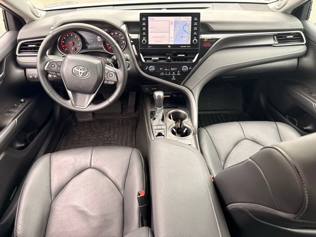 Used 2022 Toyota Camry XSE image 11