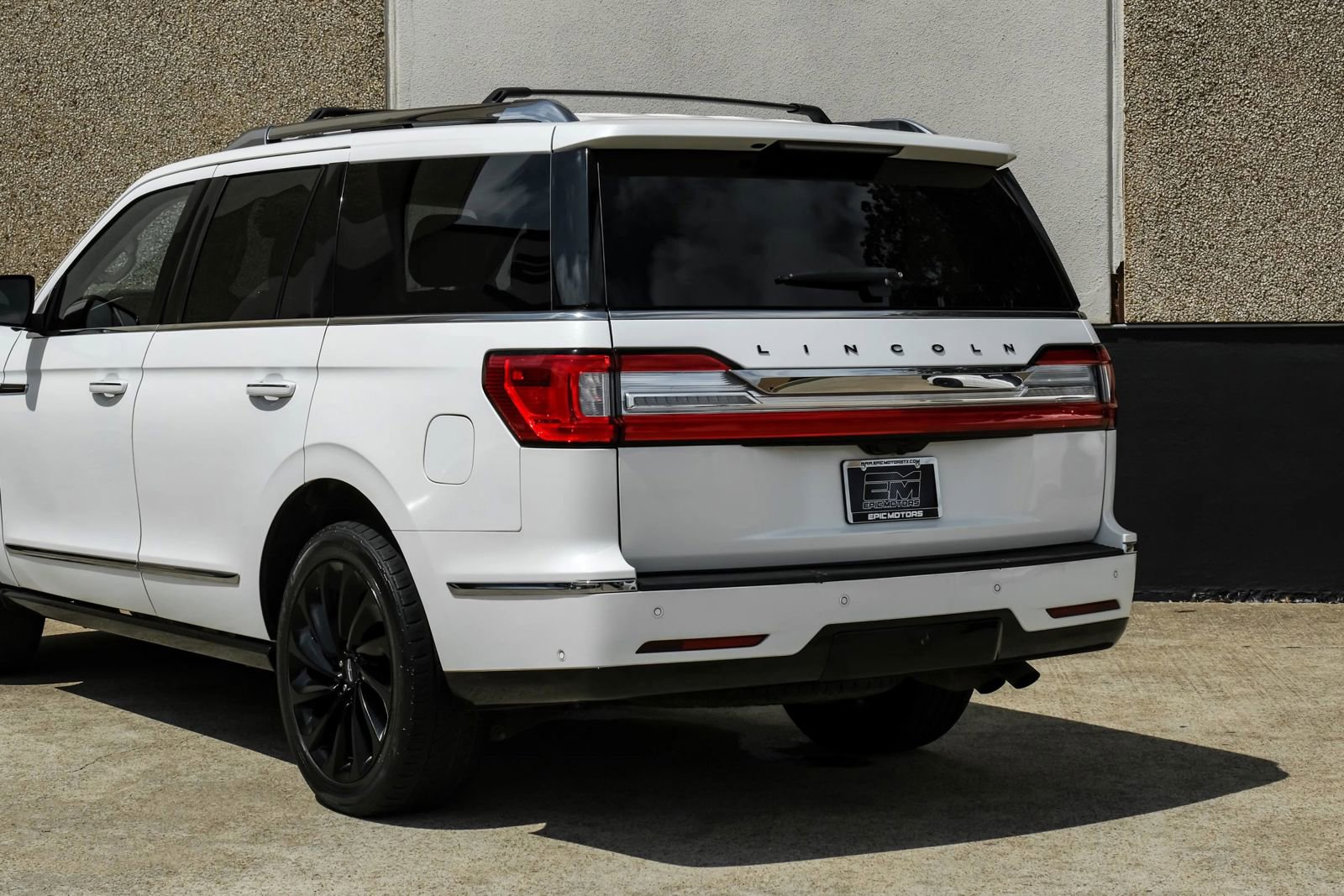 Used 2020 Lincoln Navigator Black Label w/ Cargo Convenience Package AWD/4WD image 14