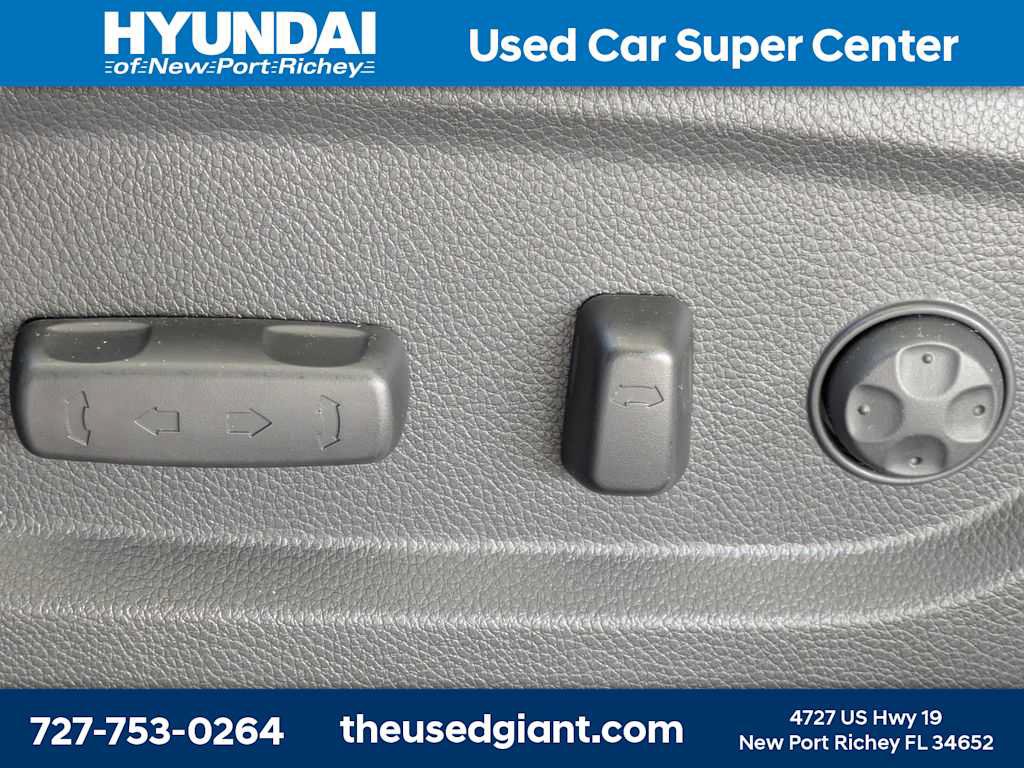 Used 2019 Hyundai Santa Fe XL FWD image 27