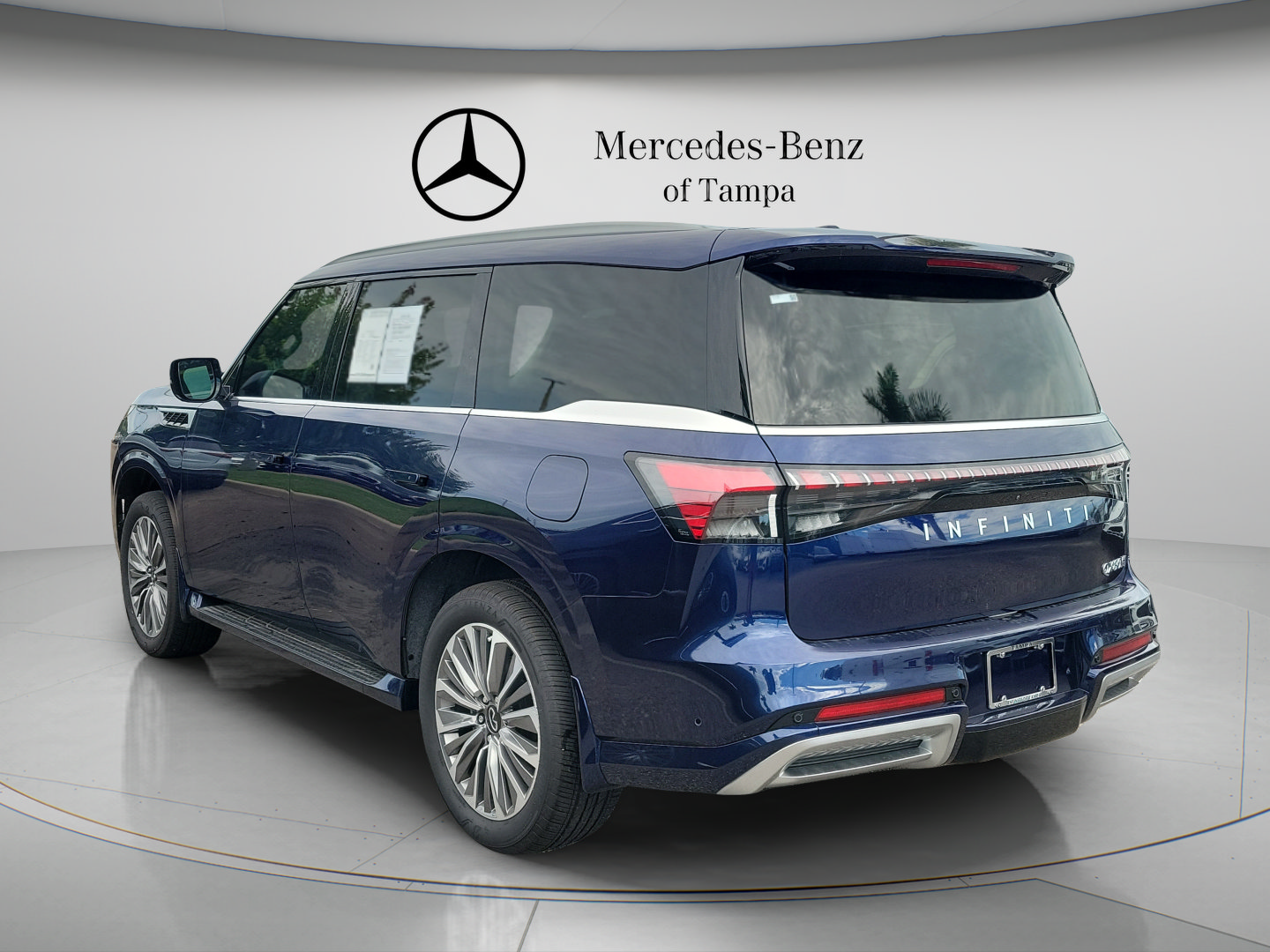 Used 2026 INFINITI QX80 Luxe w/ Cargo Package AWD/4WD image 2