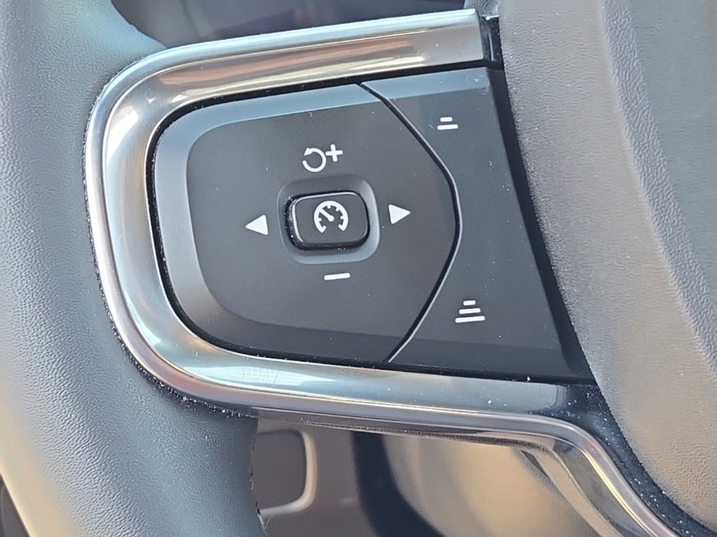 Certified 2023 Volvo XC40 Recharge Ultimate image 20