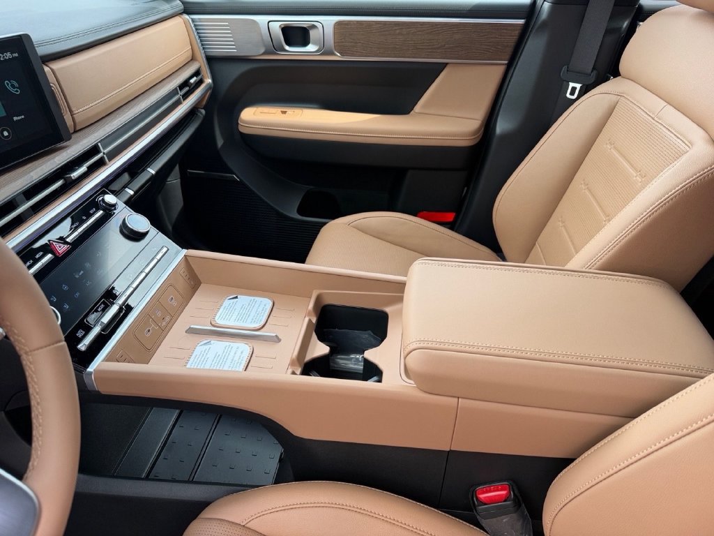 New 2027 Hyundai Santa Fe Limited FWD image 16