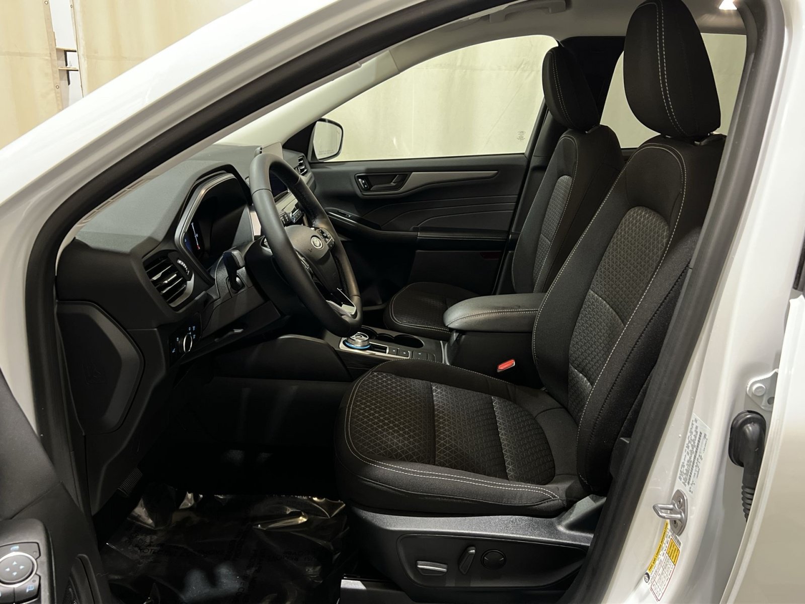 Used 2024 Ford Escape Active w/ Cold Weather Package FWD image 14