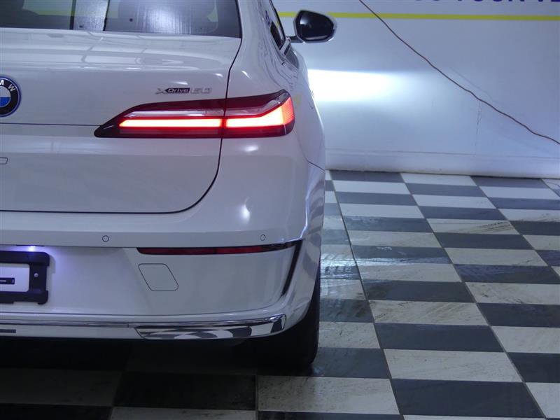 Used 2023 BMW i7 xDrive60 image 42
