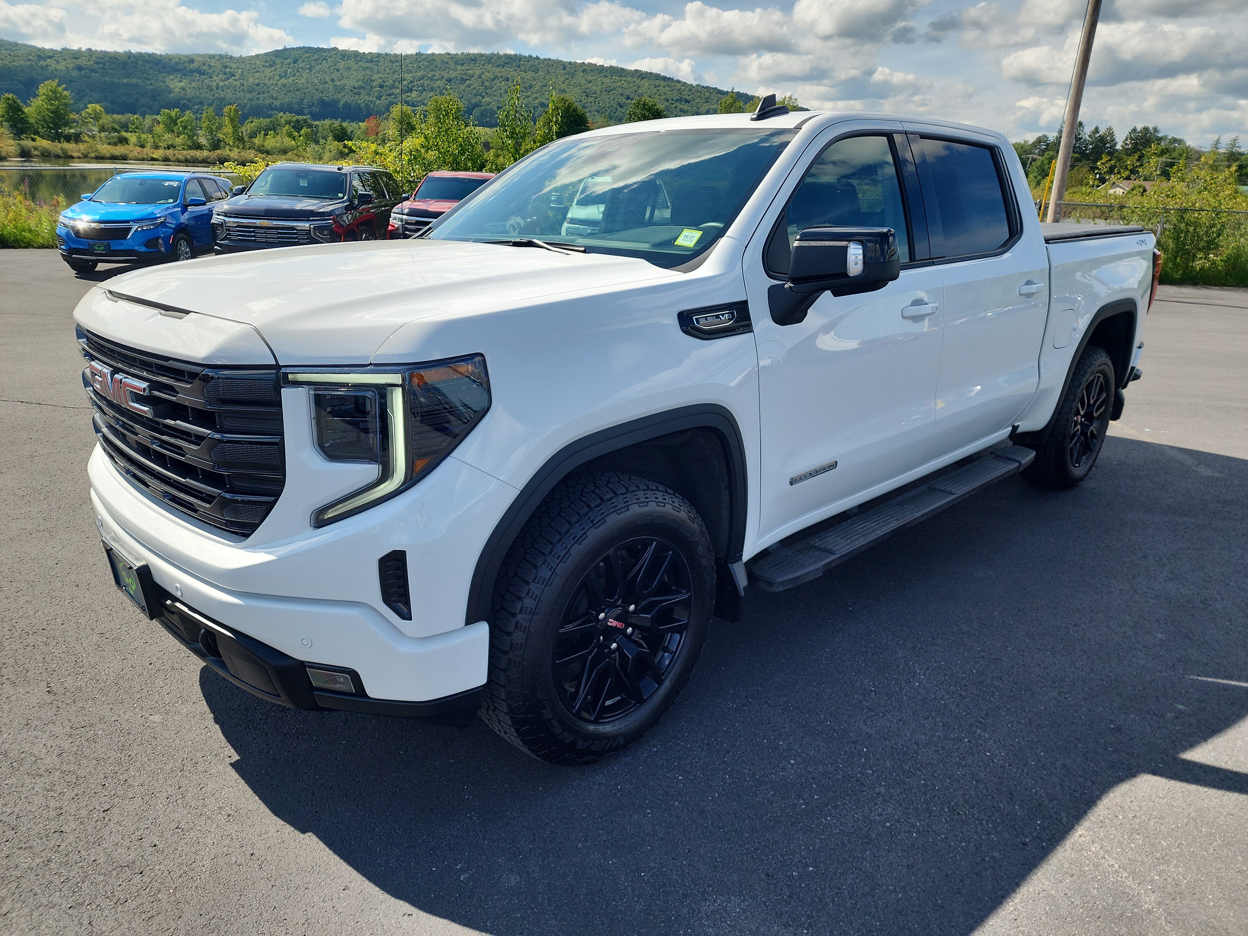 Certified 2026 GMC Sierra 1500 Elevation w/ Elevation Premium Package AWD/4WD image 4