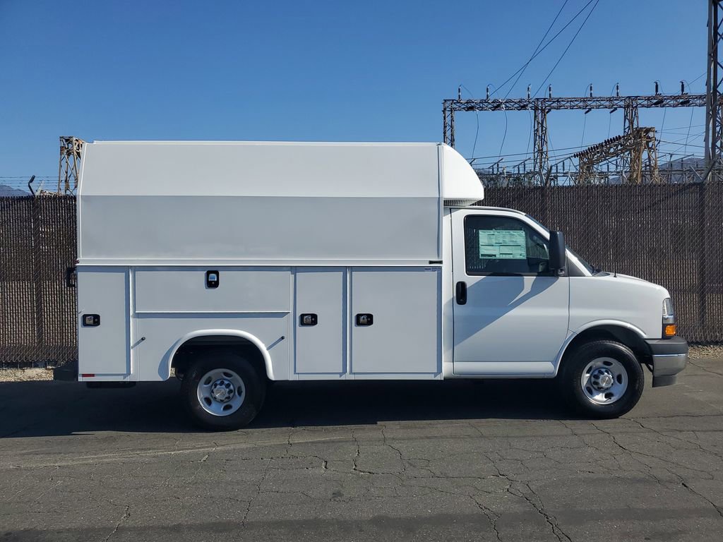 New 2025 Chevrolet Express 3500 w/ Power Convenience Package image 2