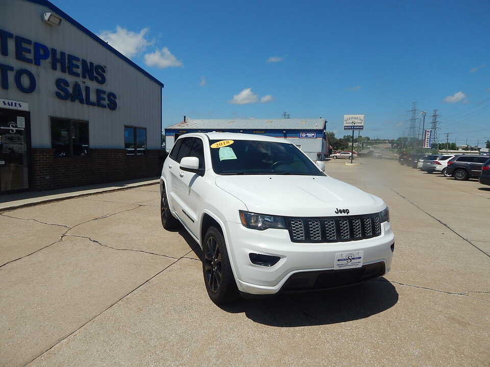 Used 2018 Jeep Grand Cherokee Altitude image 3