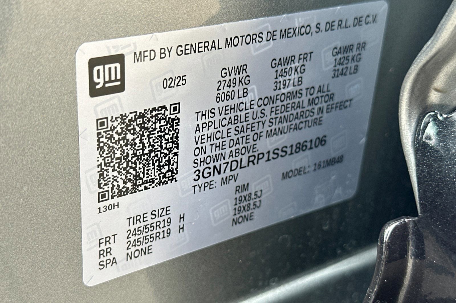 Used 2025 Chevrolet Equinox EV LT w/ Convenience Package image 32