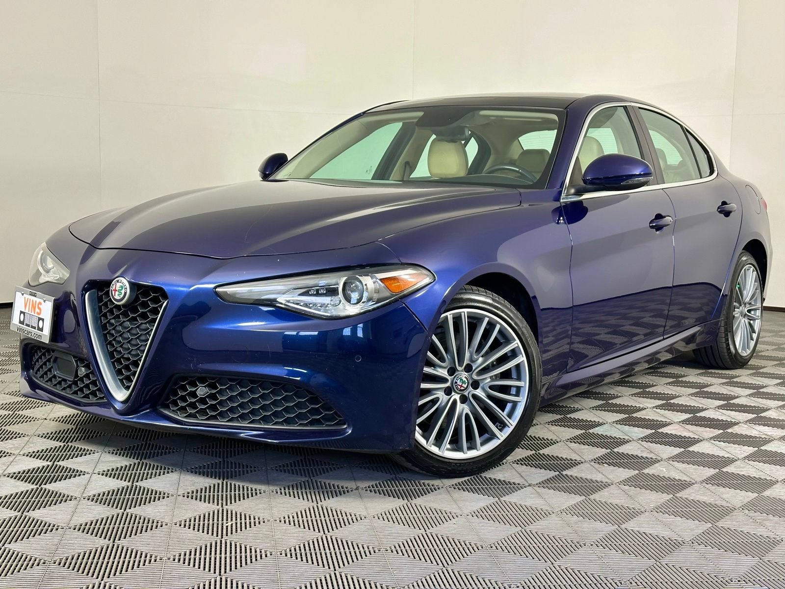 Used 2017 Alfa Romeo Giulia Ti w/ TI Lusso Light Wood Package AWD/4WD image 37