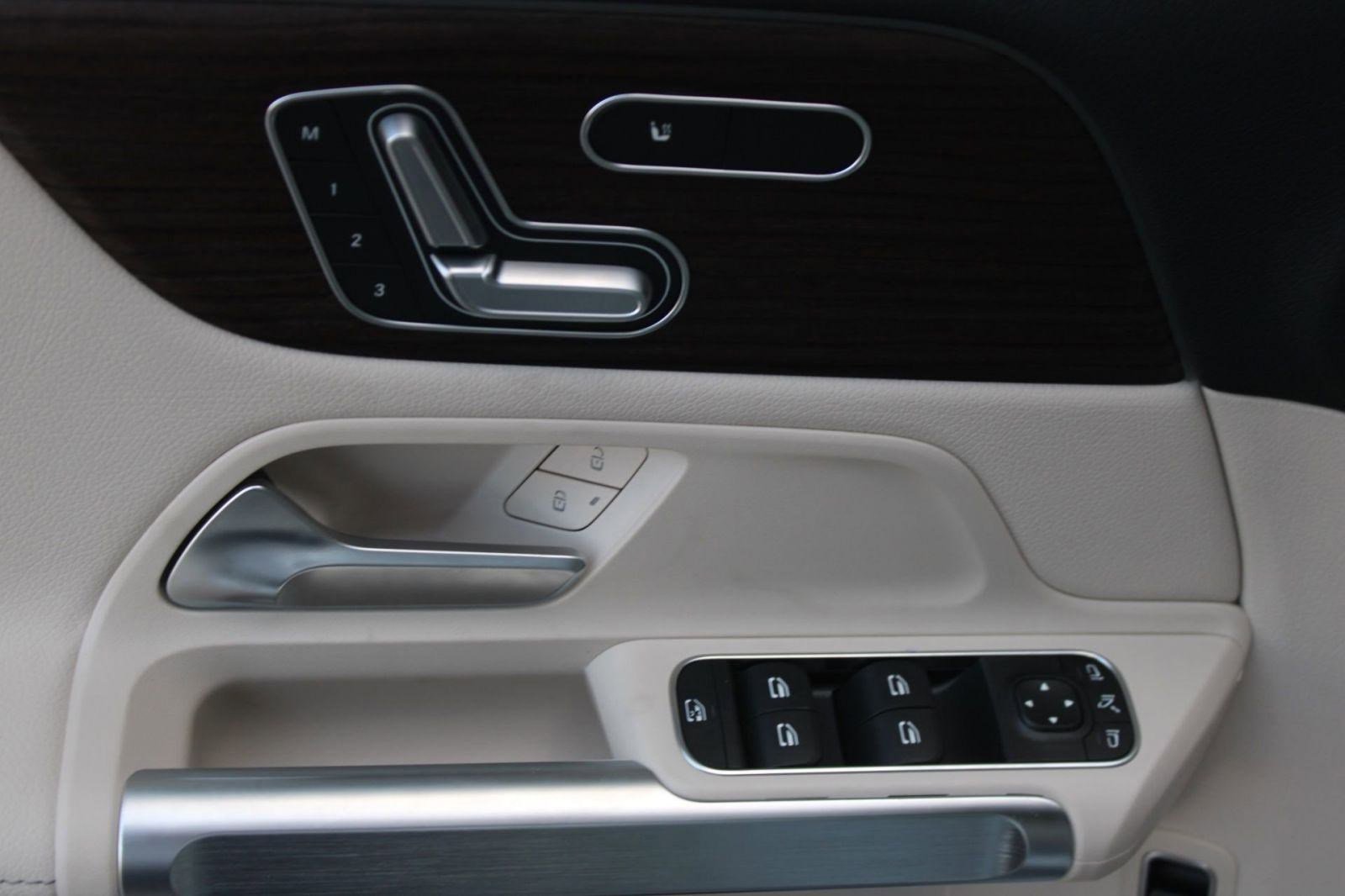 Used 2026 Mercedes-Benz GLB 250 image 13