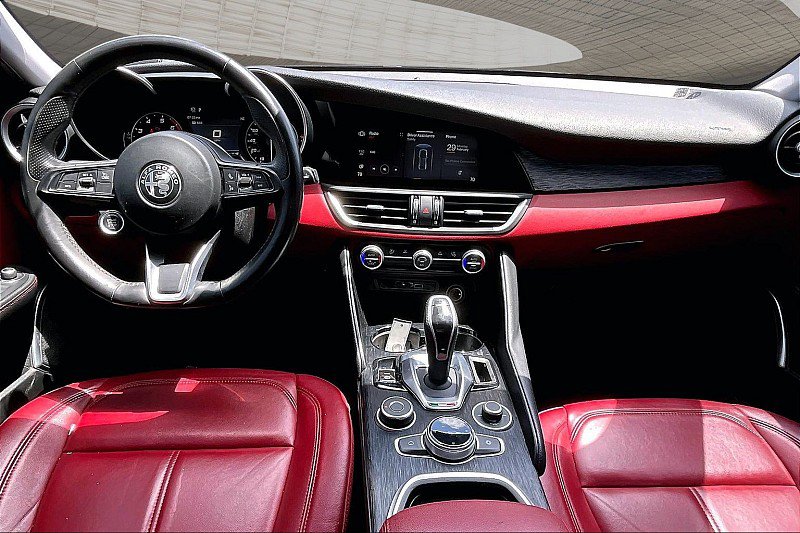 Used 2020 Alfa Romeo Giulia w/ Nero Edizione RWD image 10