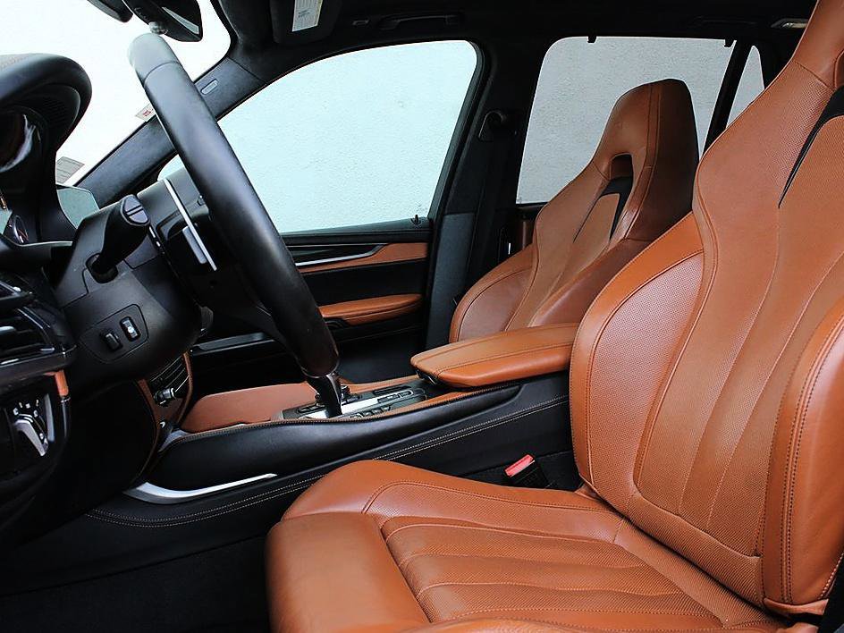 Used 2015 BMW X5 M image 11