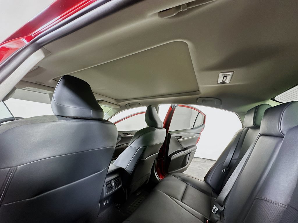 Used 2025 Toyota Camry XLE FWD image 13