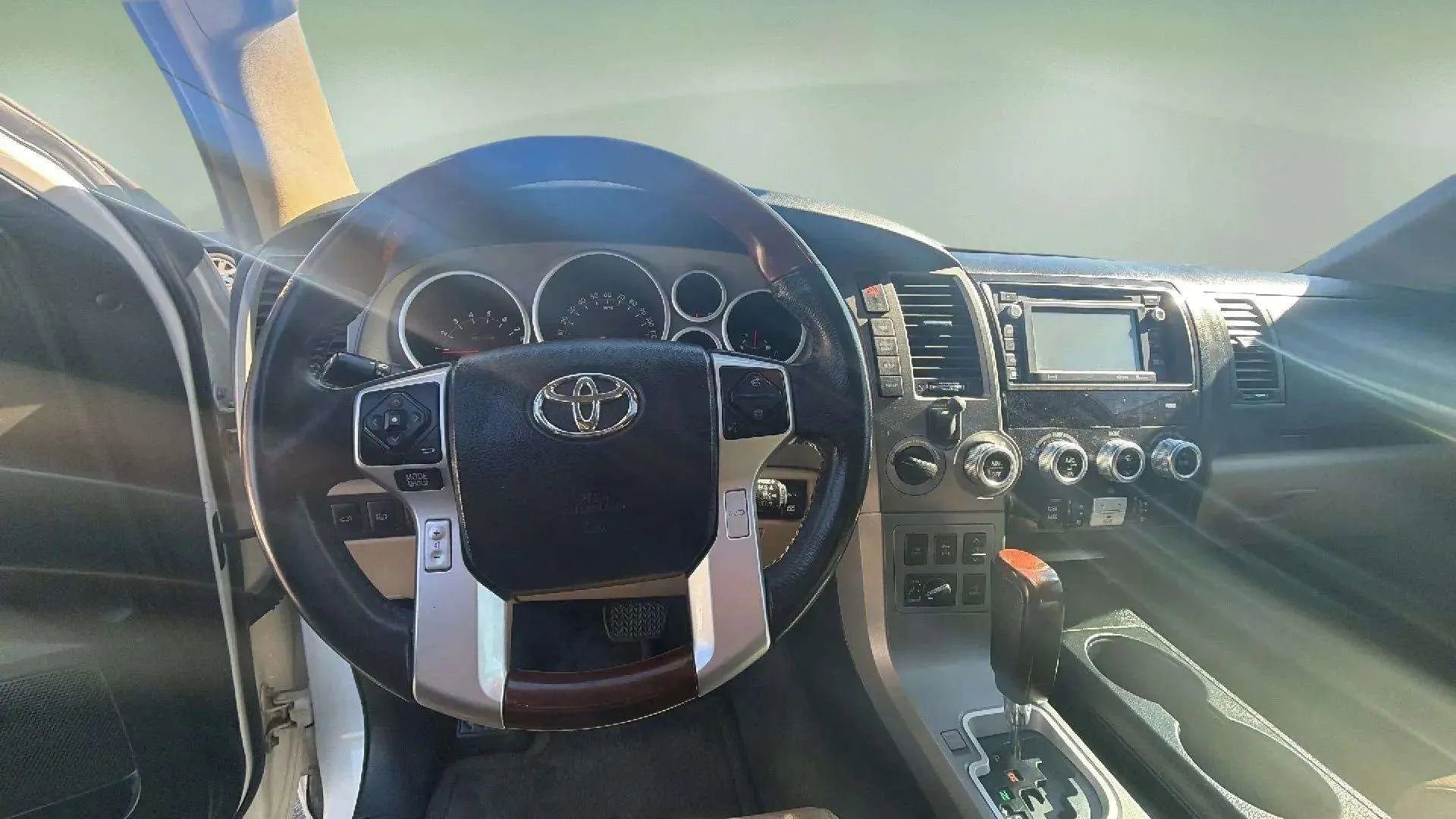 Used 2016 Toyota Sequoia Platinum image 35