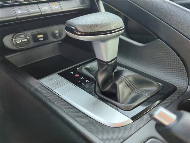 Used 2024 Hyundai Elantra SEL image 12