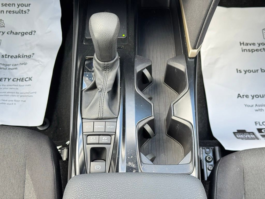 Used 2025 Toyota Camry LE image 33