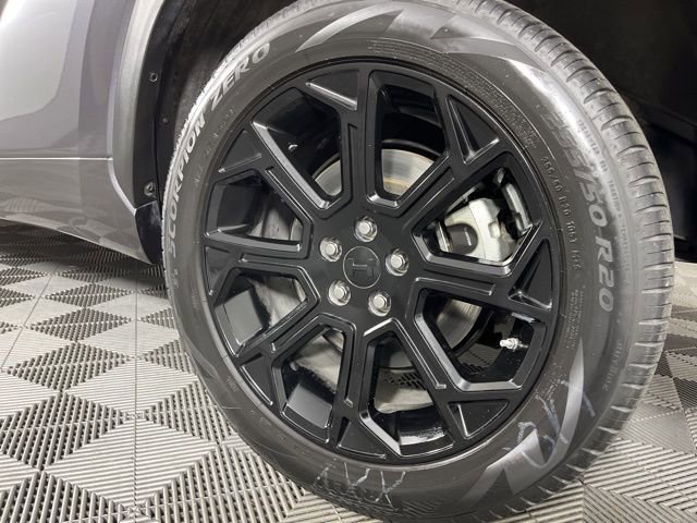 Used 2024 Toyota Highlander LE image 13