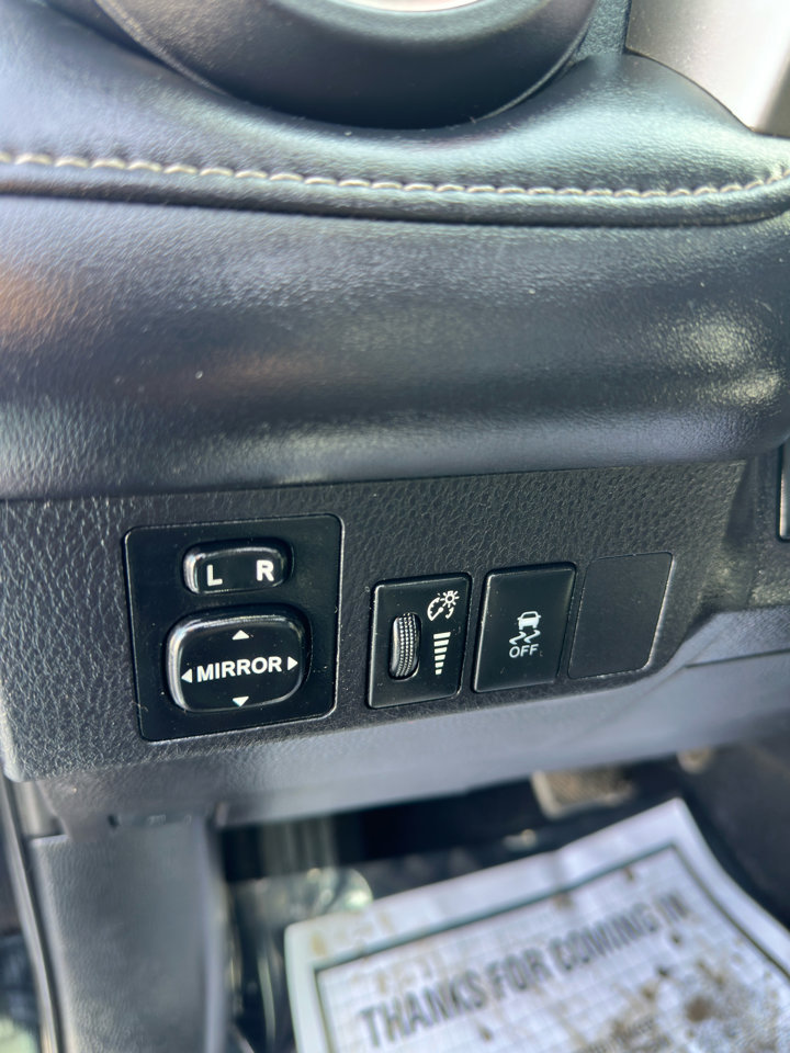 Used 2014 Toyota RAV4 Limited image 33