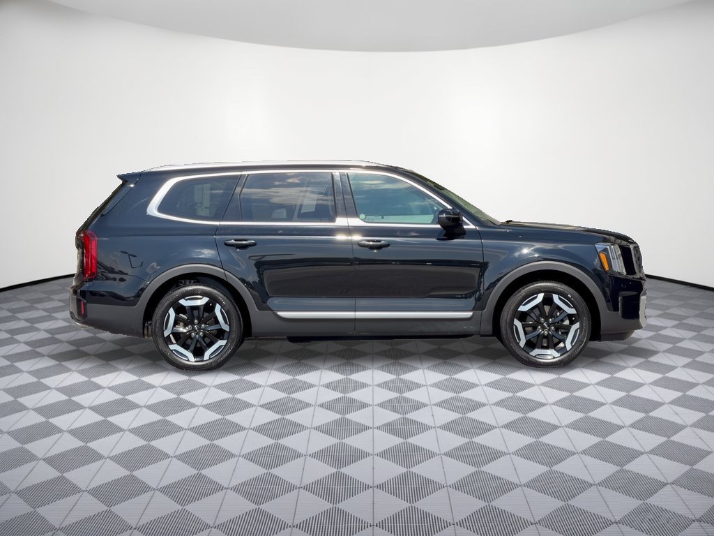 Used 2025 Kia Telluride S FWD image 8